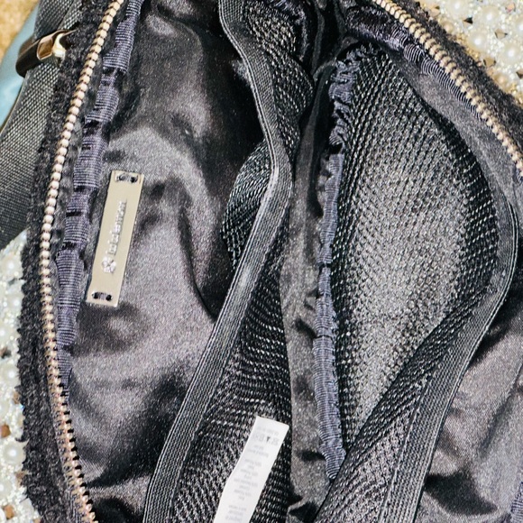 Lululemon Black Sherpa Belt Bag - Picture 11 of 16